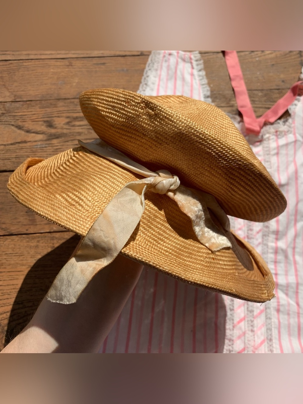 Amazing Antique Edwardian Straw & Velvet Ribbon Avant Garde Sunhat